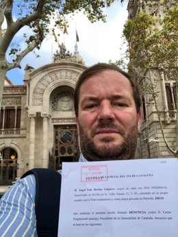 Un advocat sevillà denúncia  Puigdemont