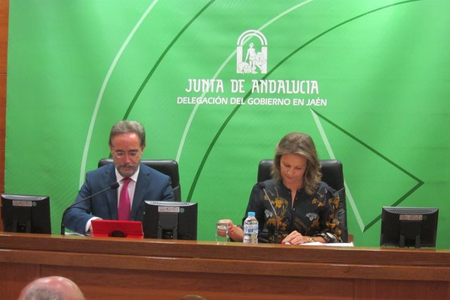 López y Cobo presentan el proyecto de presupuestos de la Junta para 2018.