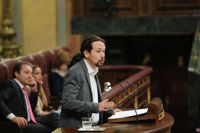 Pablo Iglesias acusa a Rajoy de "romper España" y le exige negociar con Puigdemont