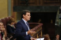 Rivera insiste en elecciones para cambiar interlocutores en Cataluña y, después, reformar la Constitución