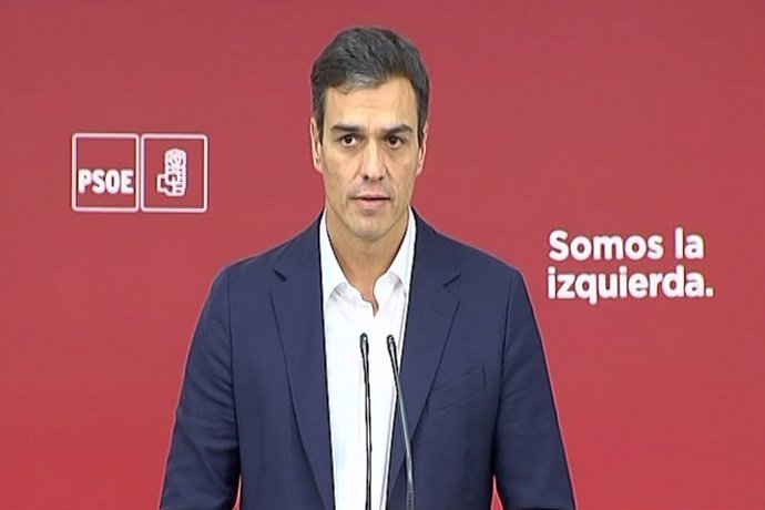 Sánchez pacta con Rajoy abrir reforma constitucional en 2018