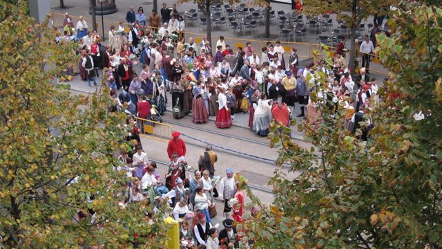 Oferentes en el Paseo de la Independencia de Zaragoza