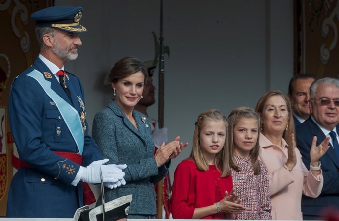 La familia real en el 12 de octubre