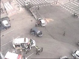 Accidente entre dos coches frente al Bioparc de València