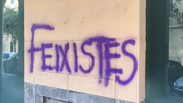 Escriben 'fascistas' en la sede del PP de Palma