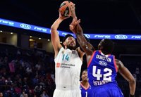 Doncic y Ayón lideran la victoria del Real Madrid