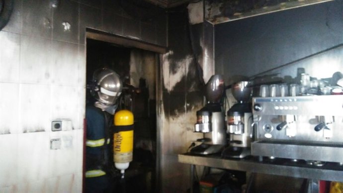 Incendio en un bar de Ubrique (Cádiz)