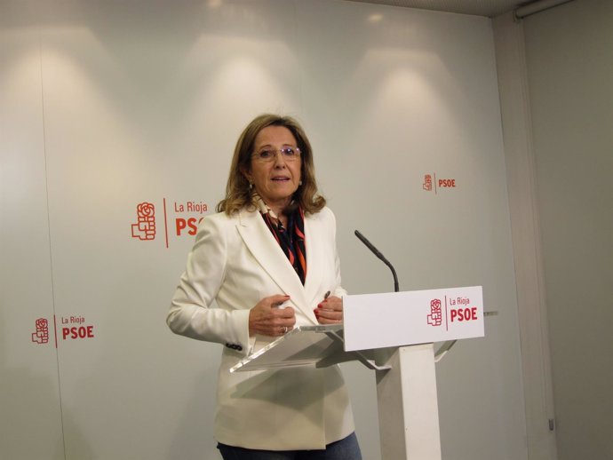 La secretaría de Educación, Teresa Villuendas analiza situación Cervera         