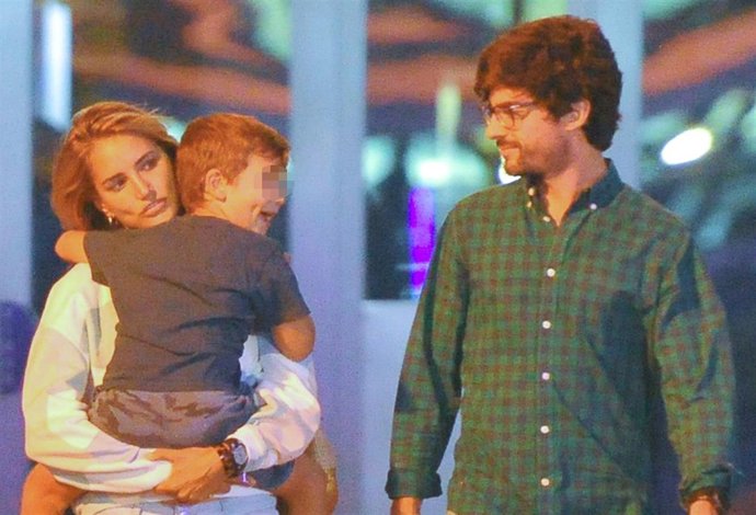 ALBA CARRILLO CON SU NOVIO Y SU HIJO LUCAS