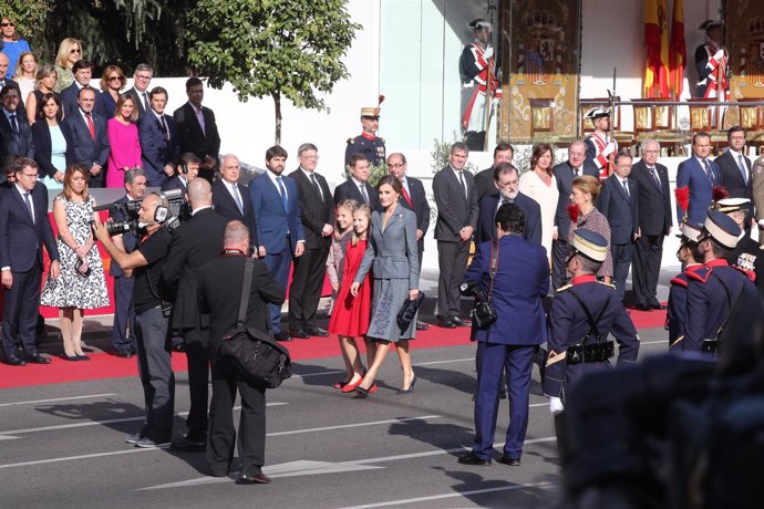 Los Reyes junto a Rajoy en el desfile del día de la Hispanidad, el 12 de octubre