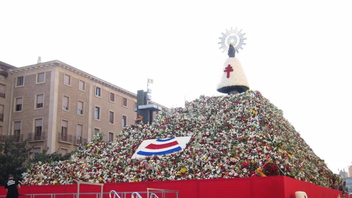 Ofrenda de Flores a la Virgen del Pilar de Zaragoza
