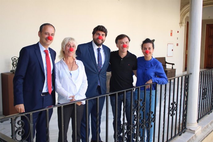 El presidente de la Comunidad, Fernando López Miras, recibe a Pupaclown