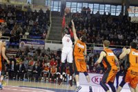 El Baskonia visita al sorprendente Fuenlabrada para y el Barça recibe al Obradoiro