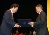 Foto: El director de la Oficina Puente con Corea de la UMA, único extranjero en tener la Orden del Mérito Cultural Coreano