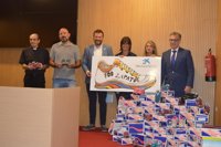 La Obra Social 'la Caixa' reparte 700 pares de 'Zapatos Nuevos' en Córdoba