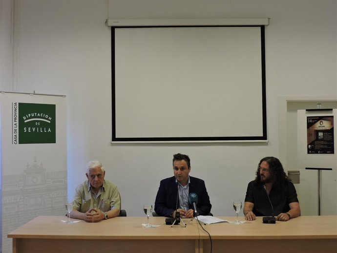 Presentación del nuevo auditorio de Tocina.