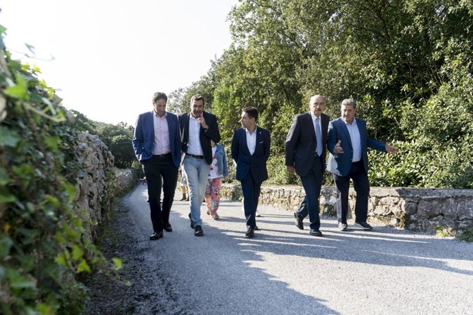 Inauguración de la mejora del camino de acceso al fuerte de El Mazo, en Santoña