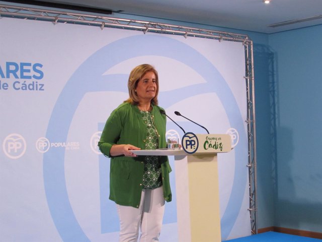 Fátima Báñez explica la Ley de los Autónomos en Jerez           