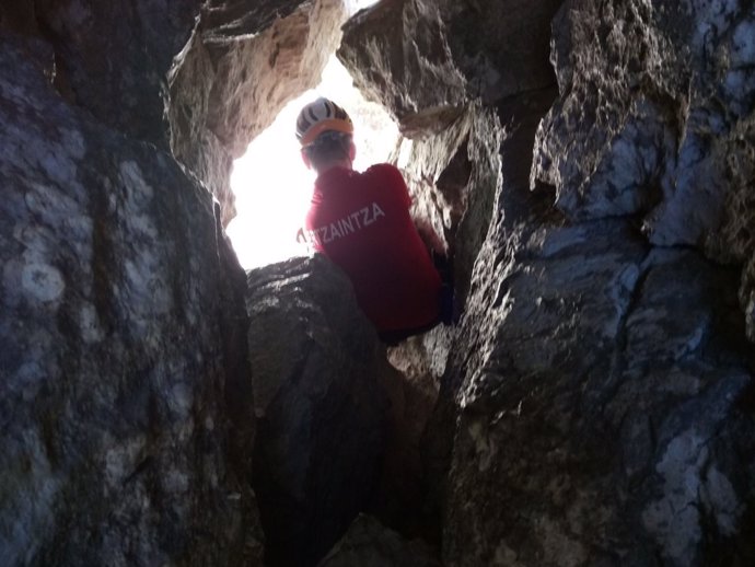 Búsqueda en una cueva