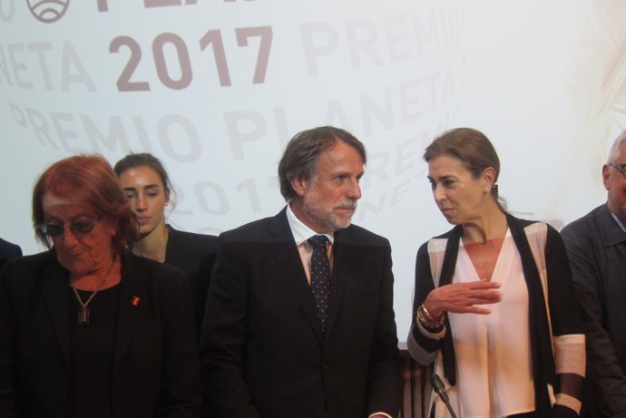 L'escriptora Rosa Regàs, Josep Creuheras (Planeta), escriptora Carmen Posades