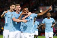 El City golea y lidera en solitario tras el empate del United en Liverpool