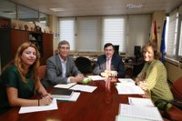 Gobierno y Ayuntamiento de Castro estudian ampliar la oferta del IES 8 de marzo y reiniciar actuaciones en Santa María