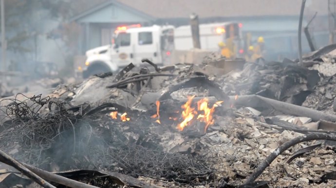40 morts pels incendis forestales a California