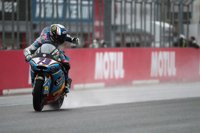 Àlex Márquez reina en mojado en Moto2