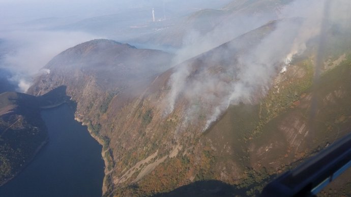 León.- Incendio en Matalavilla del Sil