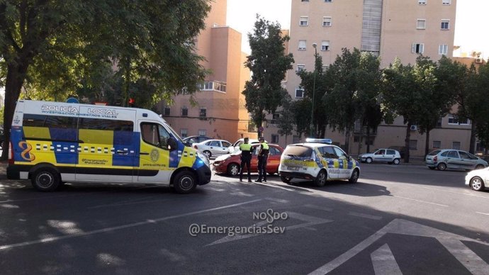 Herido leve tras la colisión de dos turismos