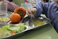 El 70% de los comedores escolares valencianos respeta el mínimo de 18 raciones de verduras al mes
