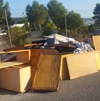 El PSOE de Santa Eulària (Ibiza) denuncia la acumulación de residuos urbanos en zonas de Siesta 