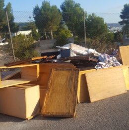 El PSOE de Santa Eulària denuncia la acumulación de residuos urbanos en zonas de Siesta 