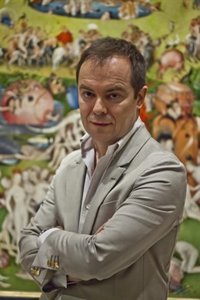 Javier Sierra gana el Premio Planeta 2017 con una novela de misterio sobre el rastro del Santo Grial