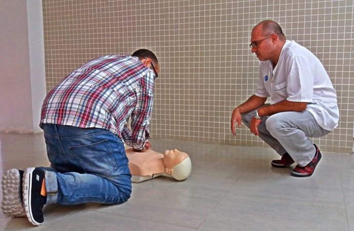 Formación sobre maniobras de reanimación cardiopulmonar en el CAP Rio de Janeiro