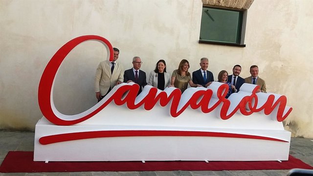 Firma protocolo para el Museo Camarón, con Susana Díaz