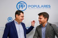 Moreno destaca el buen trabajo de Beltrán Pérez como portavoz pero elude darle su apoyo como candidato en Sevilla