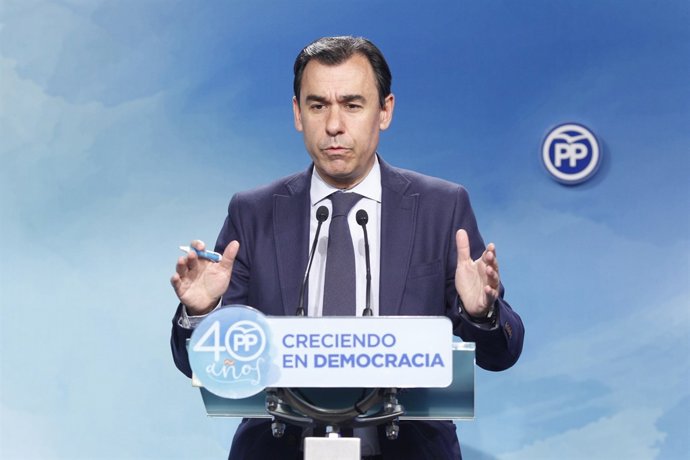 Fernando Martínez-Maillo dóna una roda de premsa a la seu del PP