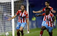 El Lugo vuelve a vencer en el descuento ante el Alcorcón y ya es colíder