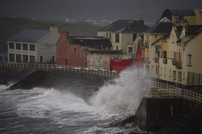 Tormenta 'Ophelia' en Irlanda