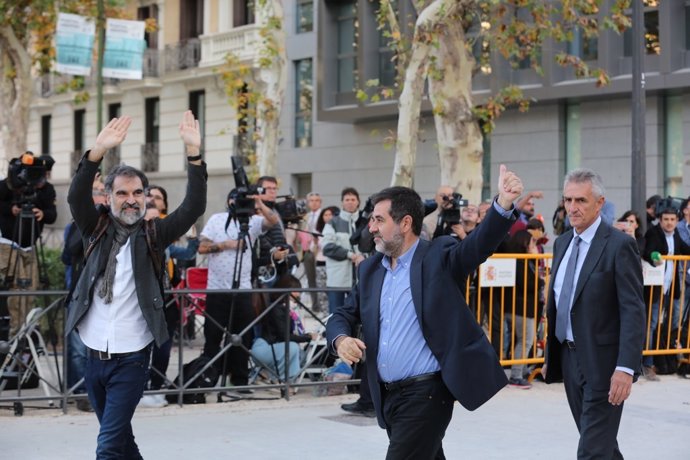 Jordi Sánchez y Jordi Cuixart arribenn a declarar a la Audiència Nacional