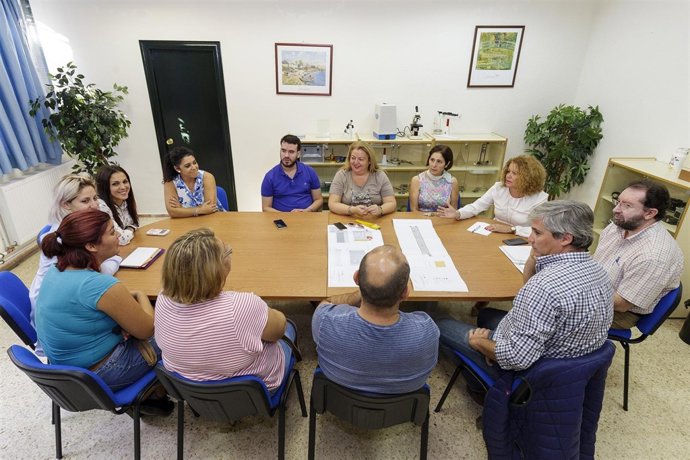Adela Castaño se reúne con el AMPA del CEIP Carlos V