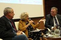 Carmena no valora la prisión de Sánchez y Cuixart y se preocupa por el diálogo, esencial para resolver el problema