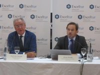 El sector turístico cierra un verano "excelente" con crecimientos del 4,2% en España