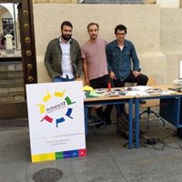 La Plaza de las Tendillas acoge la actividad 'Postales de Córdoba', enmarcada en el Festival Eutopía