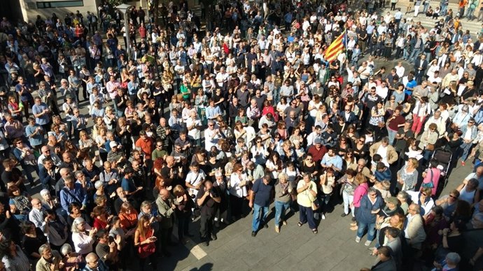 La concentració que ha tingut lloc en la plaça Sant Roc de Sabadell 
