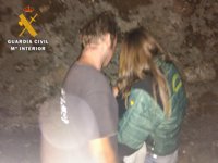 Encuentran dormida y protegida por su perro a una niña de 2 años que estuvo 7 horas perdida en el monte en Ávila