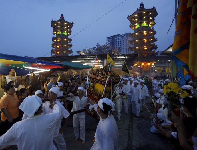 Malaysians of Chinese on Gods Festival in n Kuala Lumpur, Malaysia