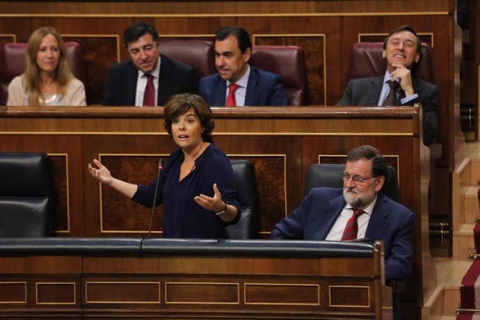 Santamaría y Rajoy en la sesión de control al Gobierno en el Congreso