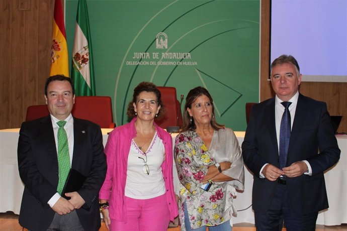 1 Nota Y 2 Fotos Junta (Jornada Formación Forenses)